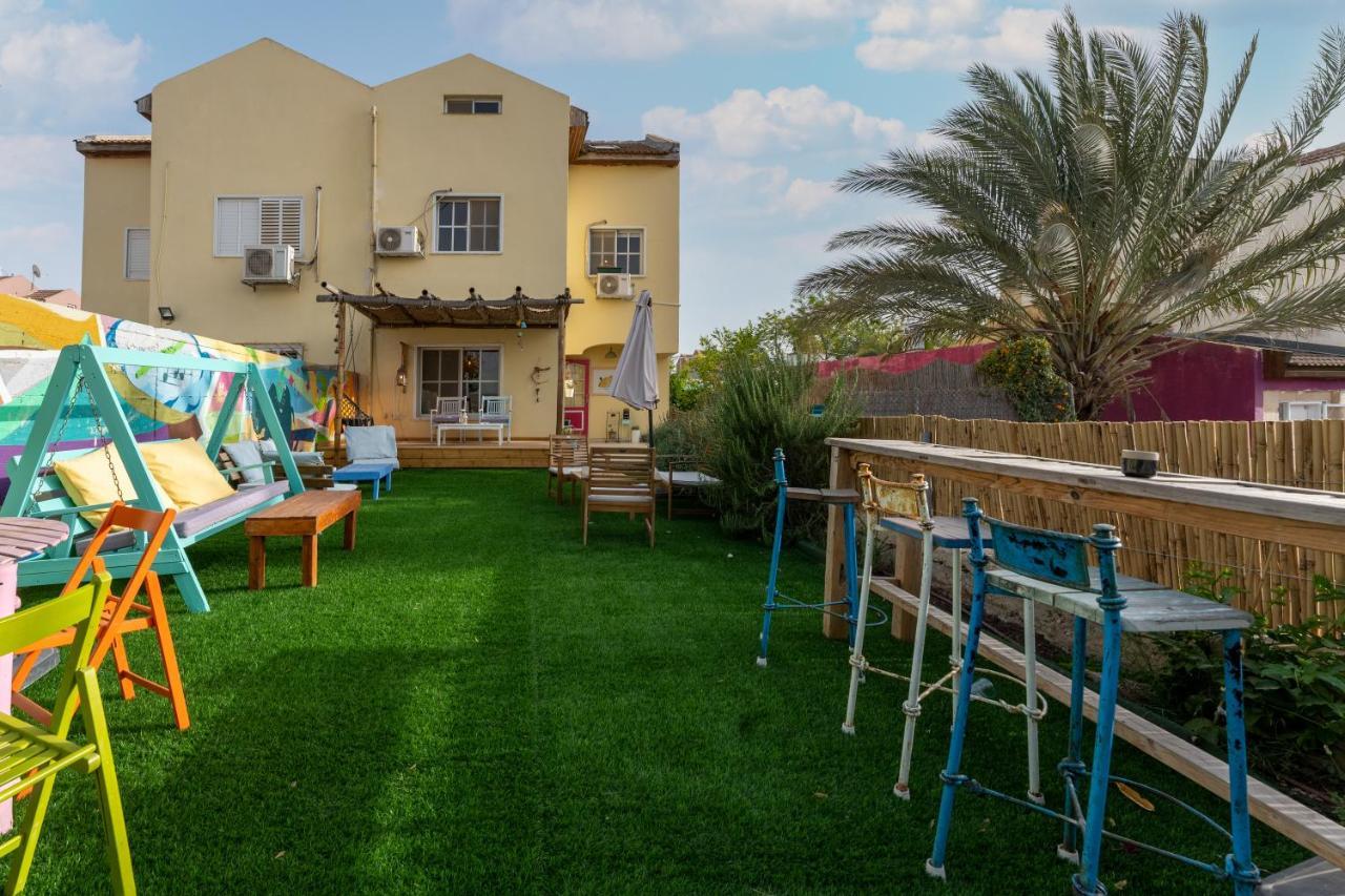The White Hill Guesthouse Йерухам Экстерьер фото