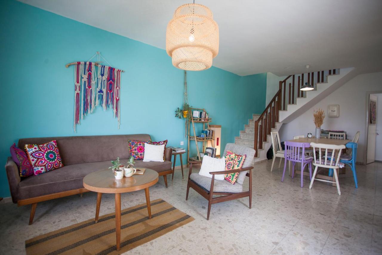 The White Hill Guesthouse Йерухам Экстерьер фото